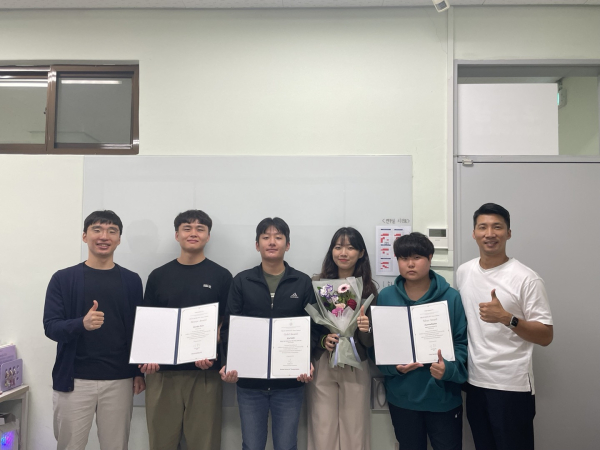 교통학회수상사진 왼쪽부터 여지호교수,연혁주,엄태범,한소진,양정현 학생, 박민주교수