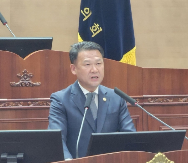 5분 발언을 하는 권오중 의원/박동혁 기자