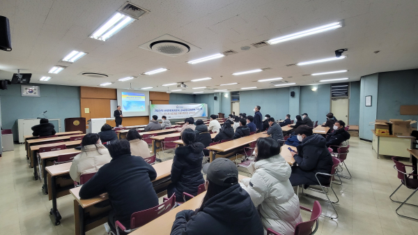 화학공학과 ‘반도체 화공재료 전문인력양성 교육과정 운영 특강 모습