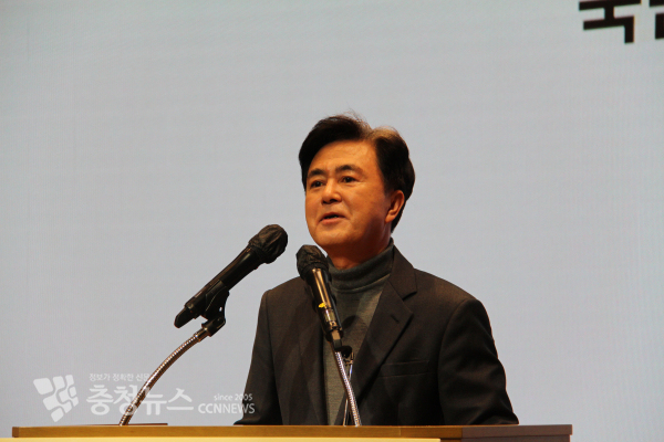 김태흠 충남지사는“도민과 당원 여러분이 기대하고, 염원하는 충남도의 발전을 위해서 제대로 역할을 하고 일을 하는 원년으로 삼겠다”고 밝혔다/사진 권상재 기자