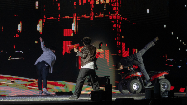 지난 3일 본교 대운동장 특설무대에서 개교 30주년 기념행사를 열었다.