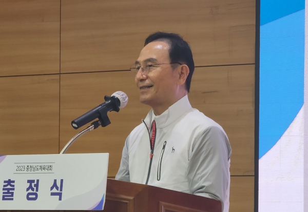 격려사를 하는 박상돈 천안시장/사진=박동혁 기자
