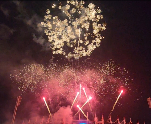행사의 대미를 장식한 불꽃놀이 모습/사진=박동혁 기자