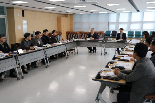 가운데 좌측 정태희 대전상의 회장, 우측 조희송 금강유역환경청장