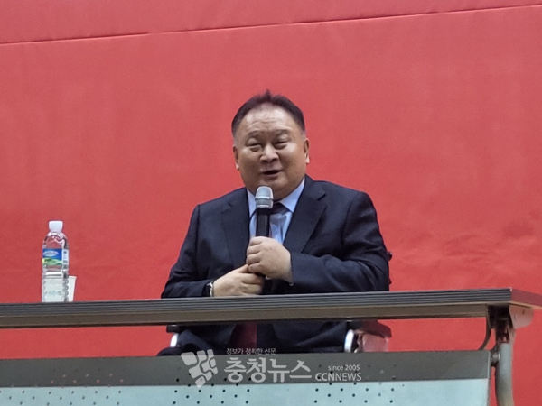 국민의힘 이상민 국회의원(5선·대전 유성을)이 4월 총선에서 당 험지인 유성을 지역구를 ‘양지’로 바꾸겠다며 필승 각오를 다졌다.