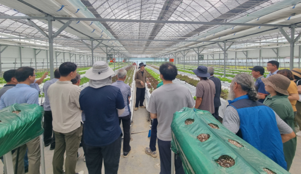 지난 2023년 하반기 신규농업인 기초영농기술교육 사진(현장 견학)