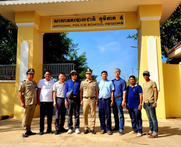 산부인과 황인택 교수 캄보디아 의료봉사 진행 기념사진