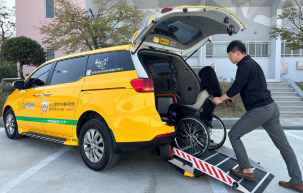 교통약자이동지원센터 차량지원 모습