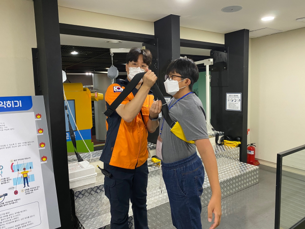 ‘안전체험관 견학’ 모습