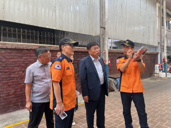 이승원 경제부시장 주재 전통시장 화재 예방 합동점검 현장 모습