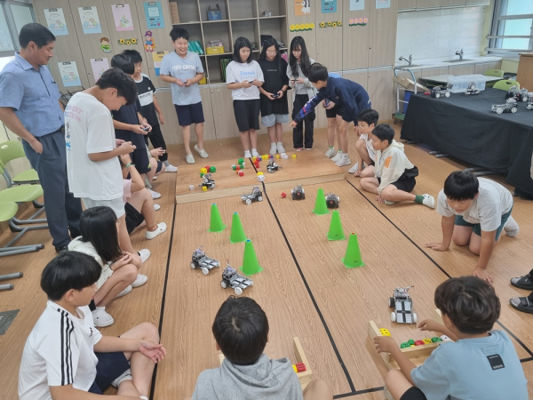 청양 정산초서 SW캠프 진행 모습