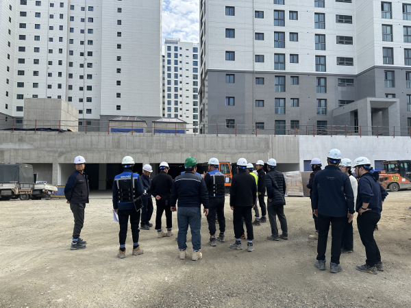 공동주택 안전품질검수단 동절기 대비 안전점검 진행 모습