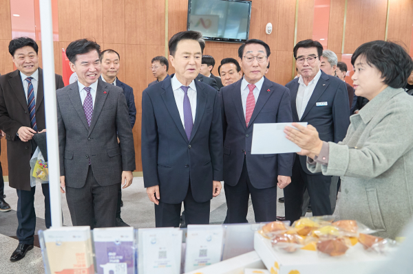 ‘충남 방문의 해 범도민 다짐대회’서 아산관광 홍보 진행 모습