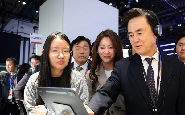 CES 2025 행사 참관