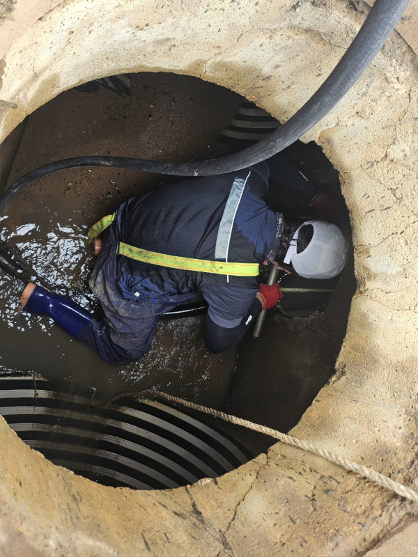 지난해 3월 인지면 일원에서 하수관로 준설공사가 진행되는 모습