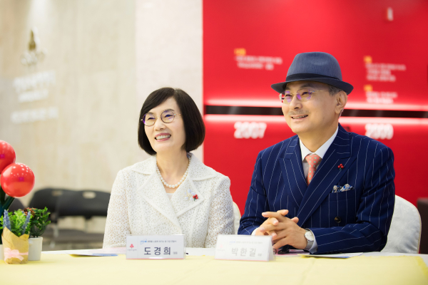 4. 우)애터미 박한길 회장 좌) 애터미 도경희 부회장