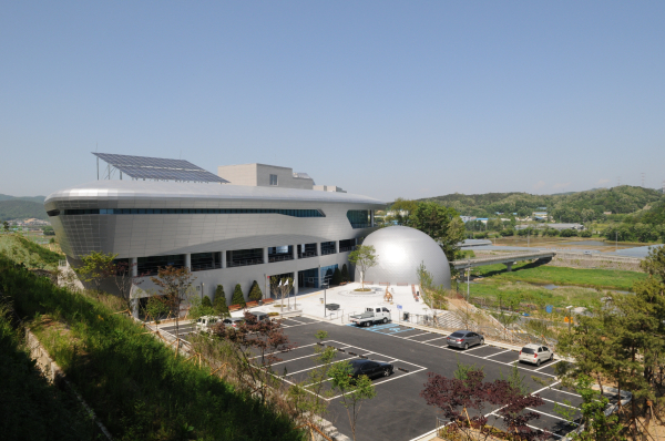 천안홍대용과학관 전경