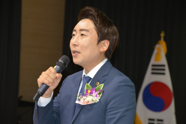 축사하는 임채성 세종시의회 의장