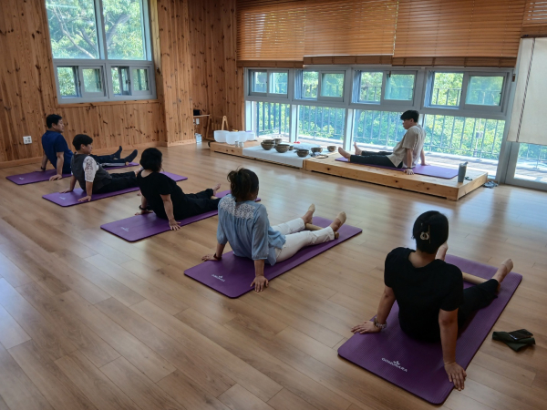 건강생활실천지원금제 연계 소도구 운동 산림치유 프로그램 운영 사진.