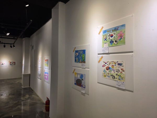 ‘제2회 충남아산FC 어린이 사생대회’ 전시회 개최 모습