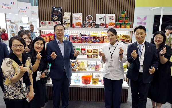 ‘2025 뉴욕 팬시푸드쇼(Fancy Food Show)’ 점검 현장  * 전종화 aT 상임감사(좌측 4번째)