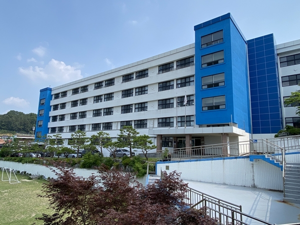 대전신일중 전경