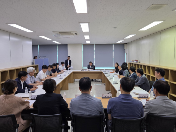 소비쿠폰 지급 관련 아산시 읍면동장 회의 모습