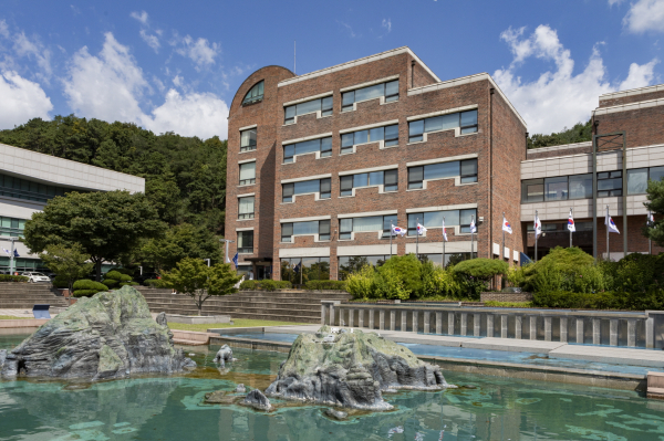 상명대 송백관 전경