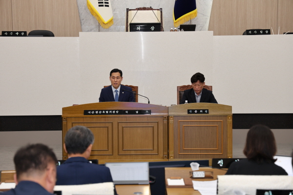 당진시의회 예산결산특별위원회 모습