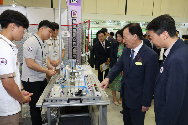 ‘2025년 DJ(Dream & Job) 직업계고 입시박람회’ 개최 모습