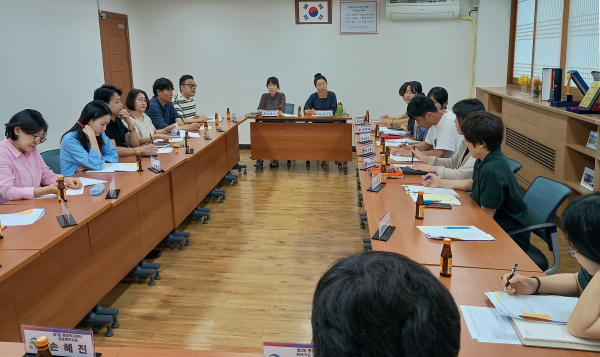 장애인 의료돌봄 통합지원 신청자 대상 첫 통합지원회의를 진행하고 있다