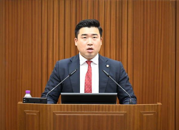 5분발언 하는 최원석 세종시의원