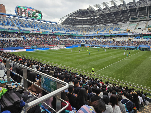 ‘스승과 제자가 함께하는 특별한 응원’ 행사 진행 모습