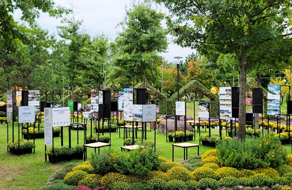 국립한밭대학교 산업디자인학과 2025 유성국화축제 팝업 갤러리