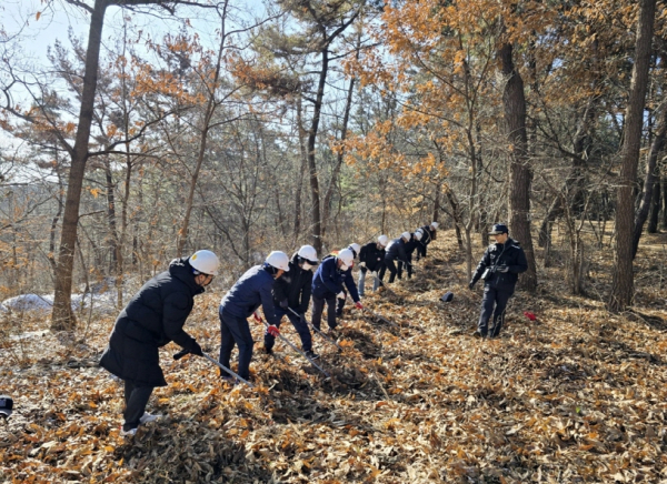 올해 2월 진화대 대상 산불 방화선 구축 훈련 모습.