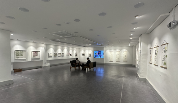 갤러리 전경 및 작품