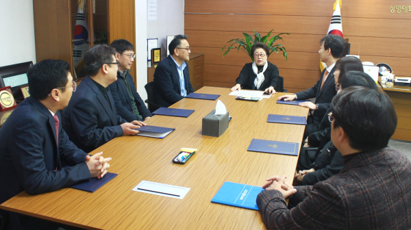 임명장 수여후 간담회 모습