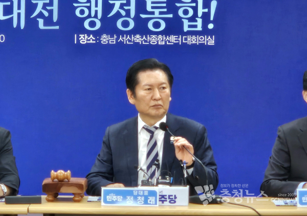 정청래 더불어민주당 대표. 사진 박영환 기자<br>