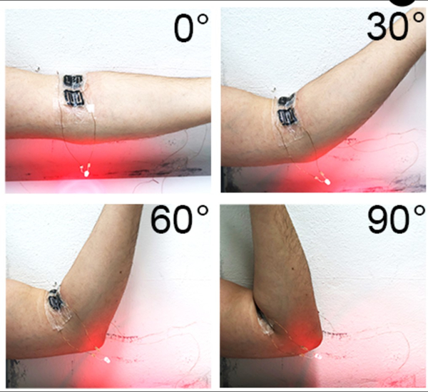 팔에 부착한 슈퍼커패시터의 작동 시연