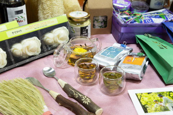 지난해 농업인의 날 행사에서 청양군 품목농업인연구연합회 경진대회 전시 현장 모습