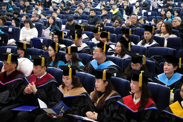 순천향대학교 대학원 석·박사 학위수여식이 인간사랑관 대강당에서 개최됐다.