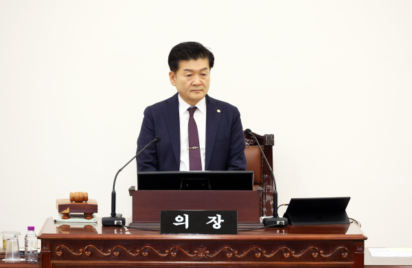 유성구의회 제285회 임시회 개회 (김동수 의장 개회사 모습)