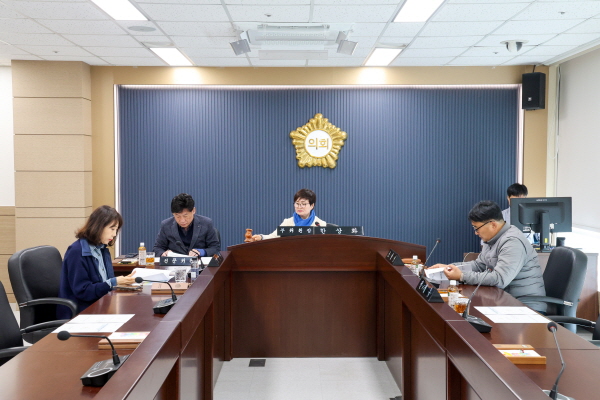 제126회 임시회 폐회 중 의회운영위원회 개최 모습