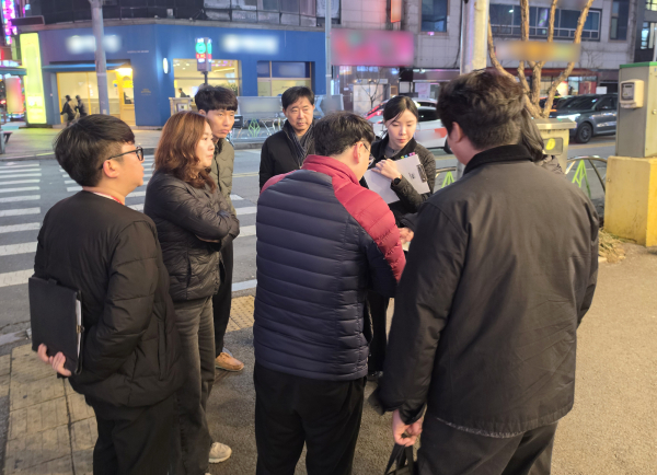 신학기 학교주변 유해업소 합동점검 진행 모습