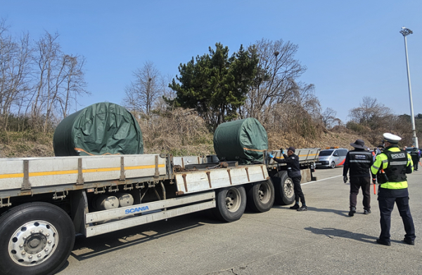 화물차 정비불량 합동단속 실시 사진(송악영업소, ’26. 4. 2)