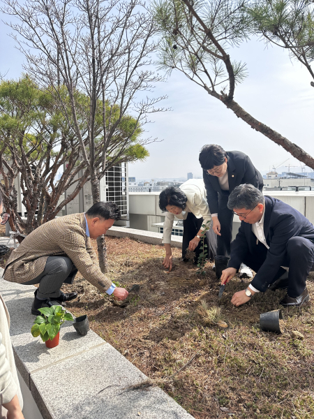 ‘희망의 나무 심기’ 행사 진행 모습