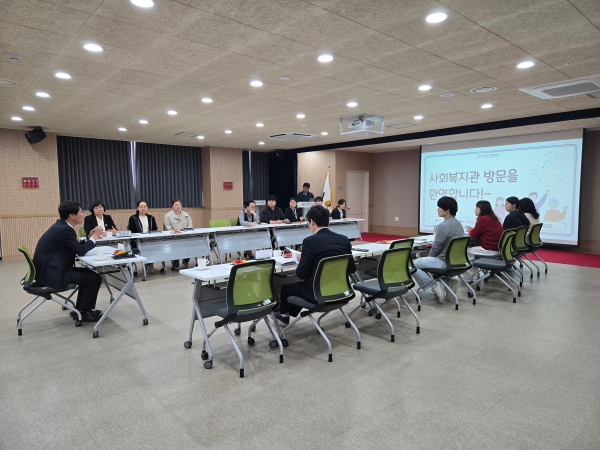 지난 6일, 전상욱 부군수가 통합돌봄센터를 방문하고 주요 프로그램에 대한 점검