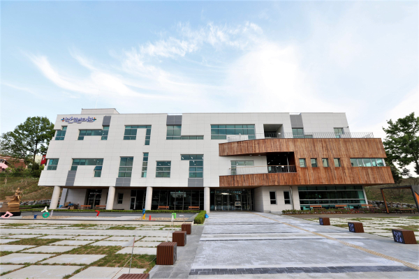 논산열린도서관 전경