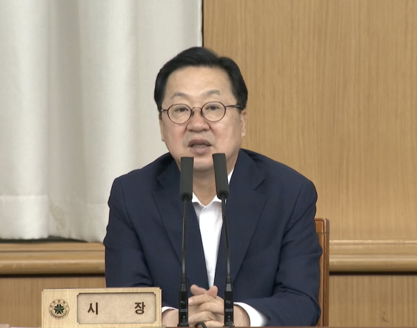 이장우 대전시장이 마지막 확대간부회의에서 모두 발언을 하고 있다. (사진=대전TV 화면 갈무리)