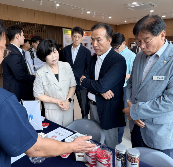 지난 14일, 충남사회적경제혁신타운에서 '2026 청양군 사회적경제 가치플러스 박람회' 개최 모습